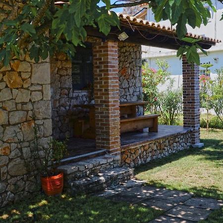 Villa Constantis Kalamaki  Luaran gambar