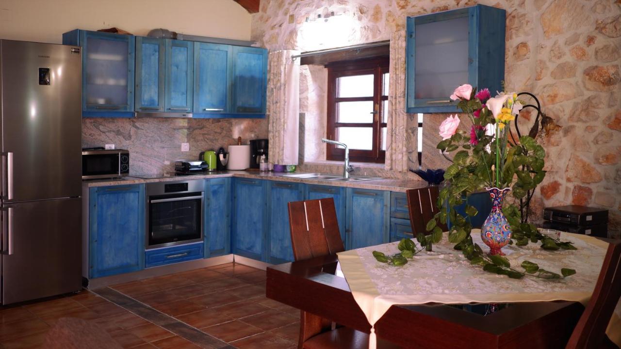 Villa Constantis Kalamaki  Luaran gambar